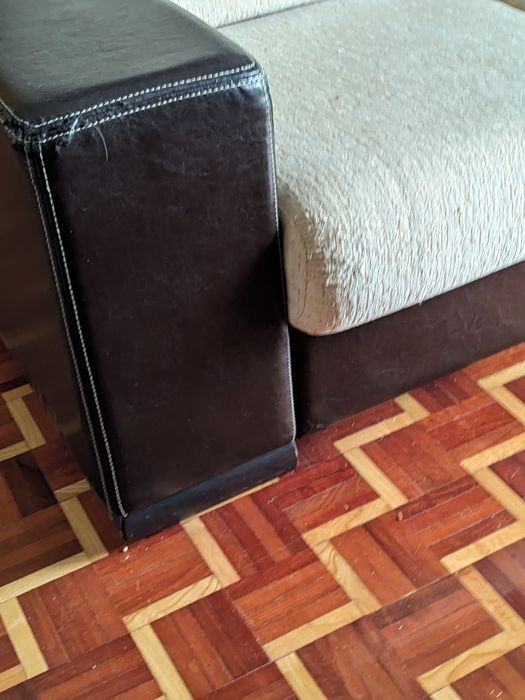 Sofá de sala em pele