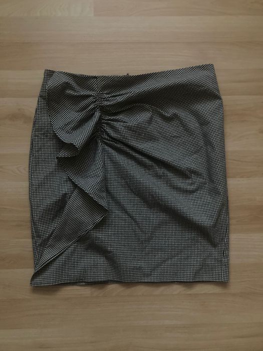 Spódnica mini w kratkę roz. M