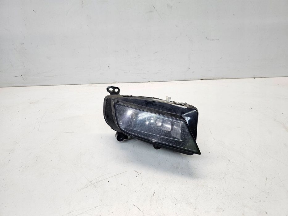 HALOGEN LAMPA PRZECIWMGIELNA LEWY PRZÓD AUDI A4 B8 LIFT 8K0941699B