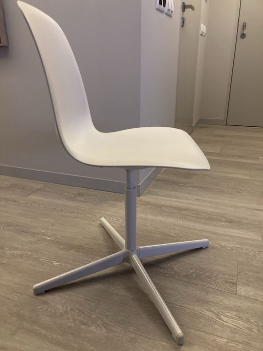 Vendo mesa e cadeira de oferta