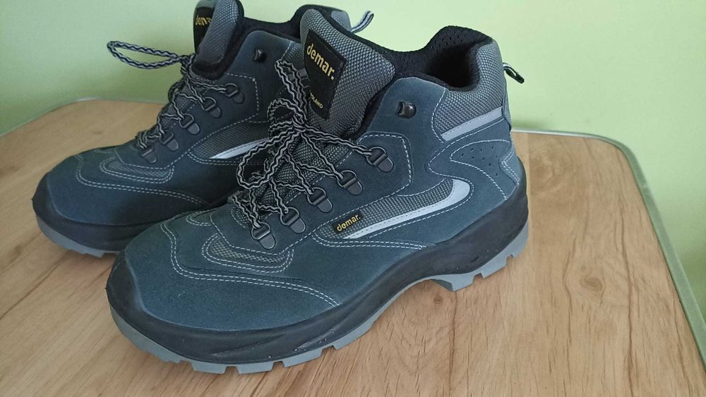 Buty Demar rozmiar 42 zimowe