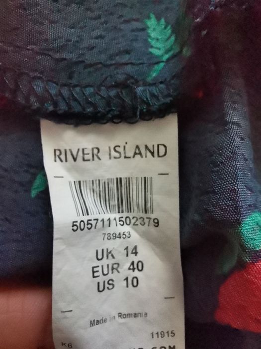 Granatowa midi sukienka w kwiaty River Island