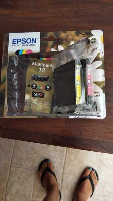 Vendo 2 tinteiros EPSON 18