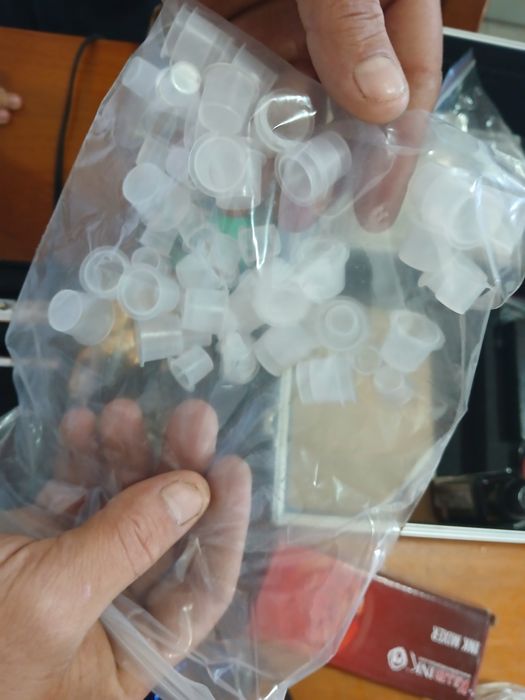 Vendo 2 máquinas de compacto e 1 máquina eléctrica de tatuar