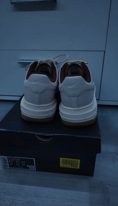 Beżowe buty Nike air force 1 luxe zimowe ocieplane