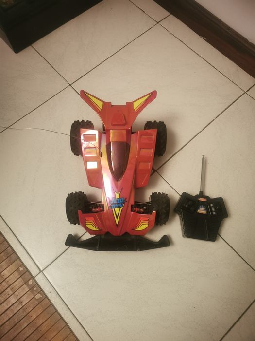 Carro a pilhas para crianças com comando