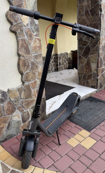 Продам електросамокат XIAOMI Electric Scooter 6 GL