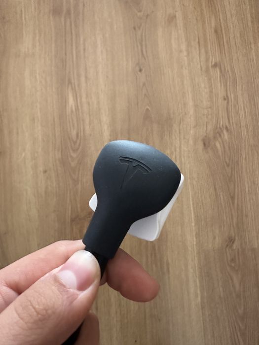 Штекер, хвіст, зарядка Tesla mobile connector  12а 220в 2,4кв