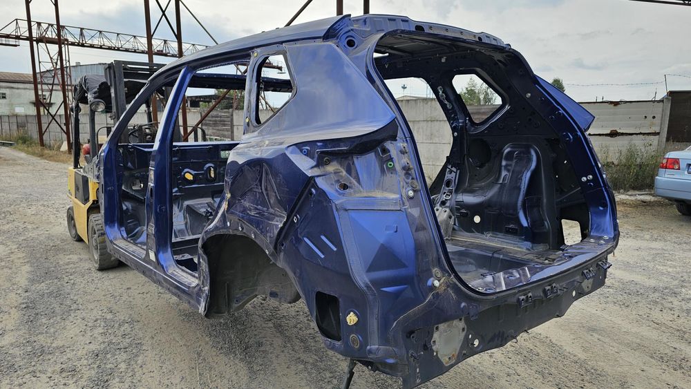 Лот чверть четверть ланджерон стійка поріг панель Nissan Rogue T33