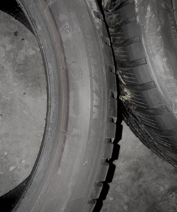 Opony zimowe BRIDGESTONE 225/45 R18 - 2023 ROK - WYSOKI BIEŻNIK