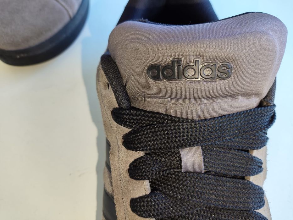 Ténis originais  marca Adidas