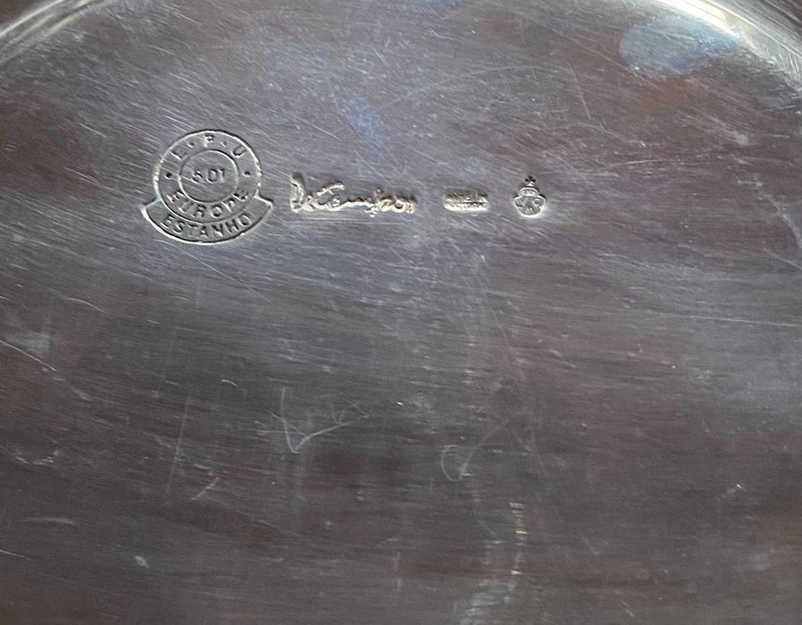 Prato em estanho com gravação