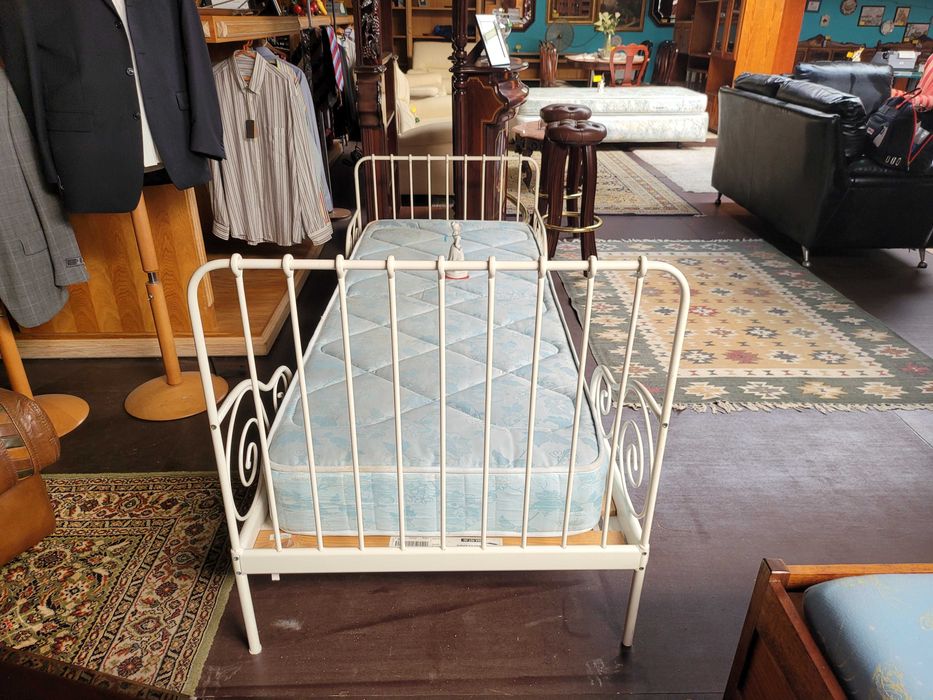 Adjustable-length iron bed – With slatted base and mattress – Est64409329338883122