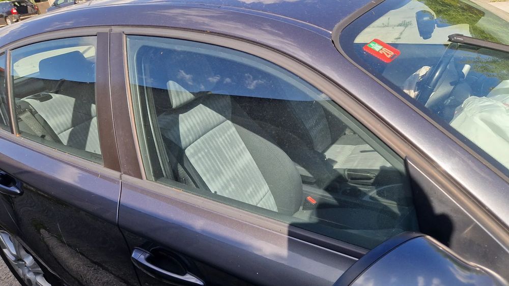 BMW 1 E87 SZYBA DRZWI PRAWY PRZÓD