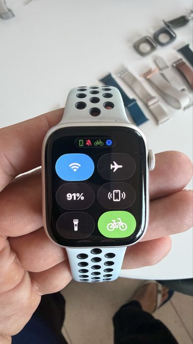 Apple Watch Series 9 45mm Starlight + 12 Pulseiras + Caixa – Excelente Estado