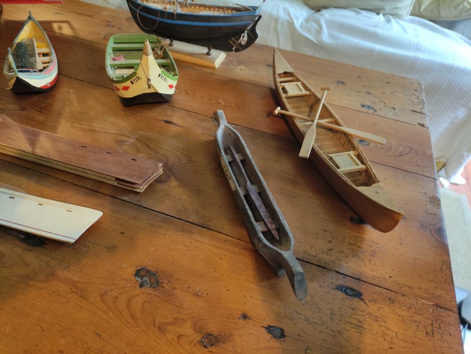 Conjunto de réplicas de barcos