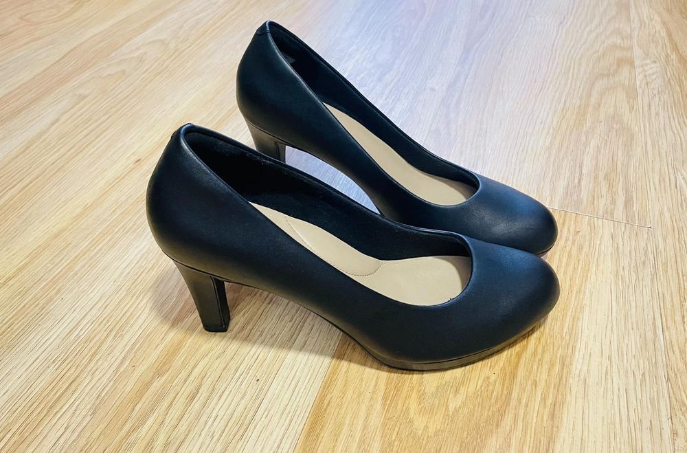 Жіночі туфлі Clarks, розмір 39 — як нові!