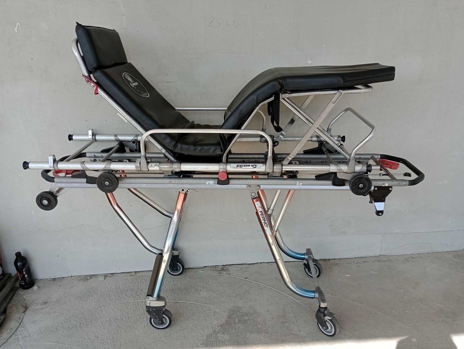 Nosze wielopoziomowe Ferno EFX do samochodu Ambulans Sanitarny Karetka