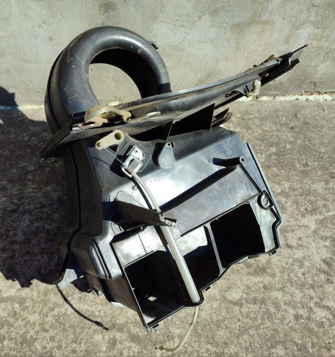 Запчастини до 124 Мерседеса: Печка, Патрубки, Рулевий вал