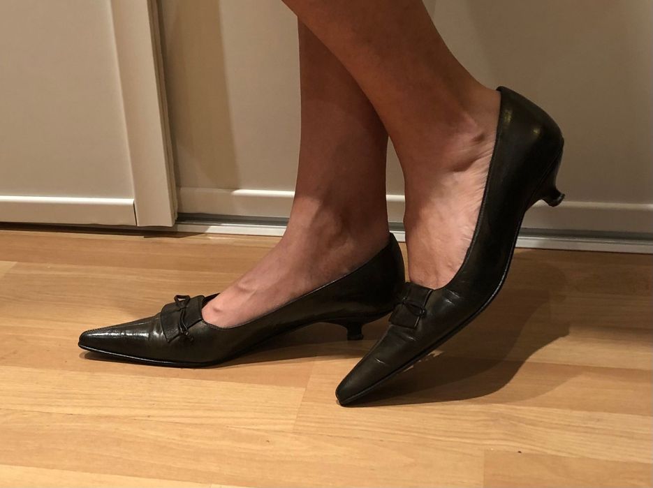 Sapatos em pele de senhora