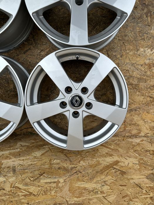 Диски5/114.3  R16 ET40 цо(діа)66.1титани диски