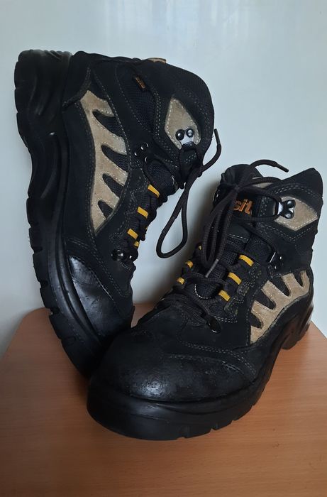 Рабочие ботинки 28,5 сантиметров стелька