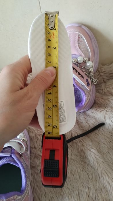 Adidaski LED dla dziewczynki