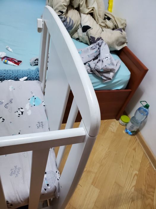 Біле  дитяче ліжко