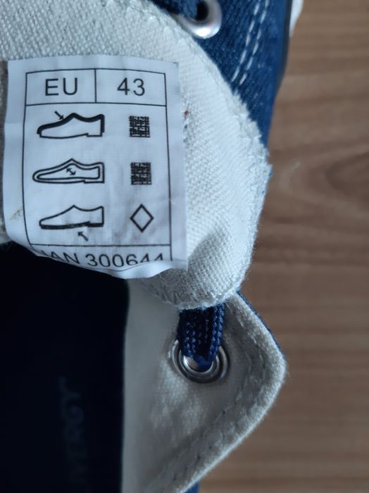 Trampki krótkie 43