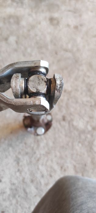 Кермовий карданчик