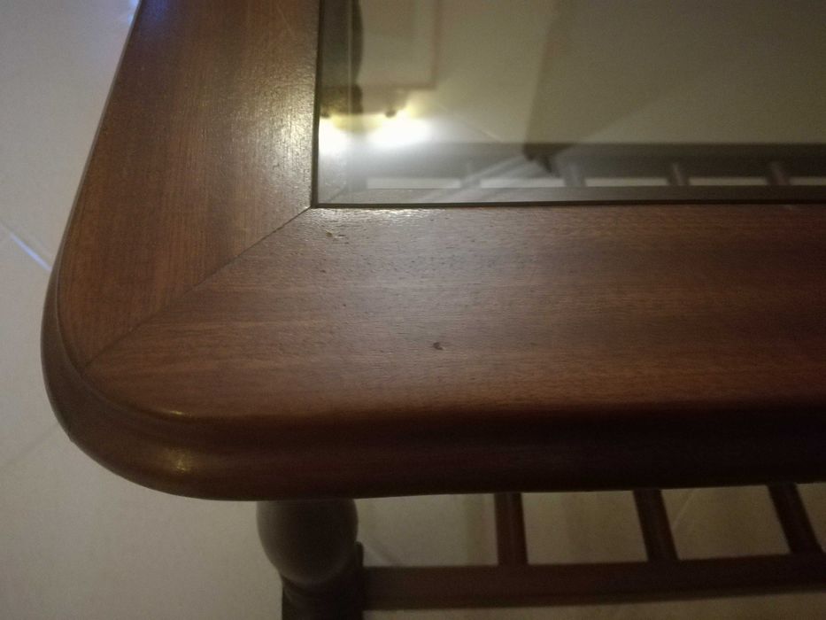 Mesa pequena de sala de estar