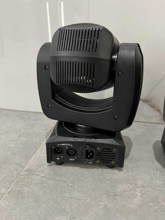 2 głowy Light4me Wizzard, ruchoma głowa LED z laserem/Komis Krzysiek