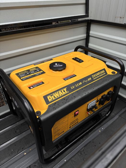 Генератор DeWalt DXGNR3000 бензиновый 4 тактный