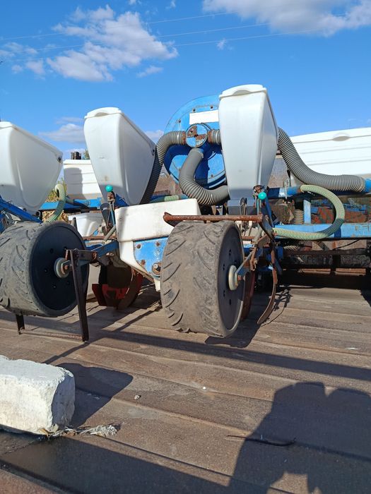 Продам сеялку упс-8