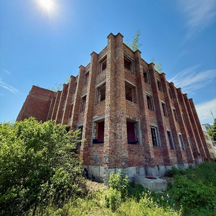 Продається будівля профілакторію та готелю