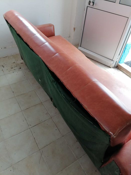 Sofá  muito antigo