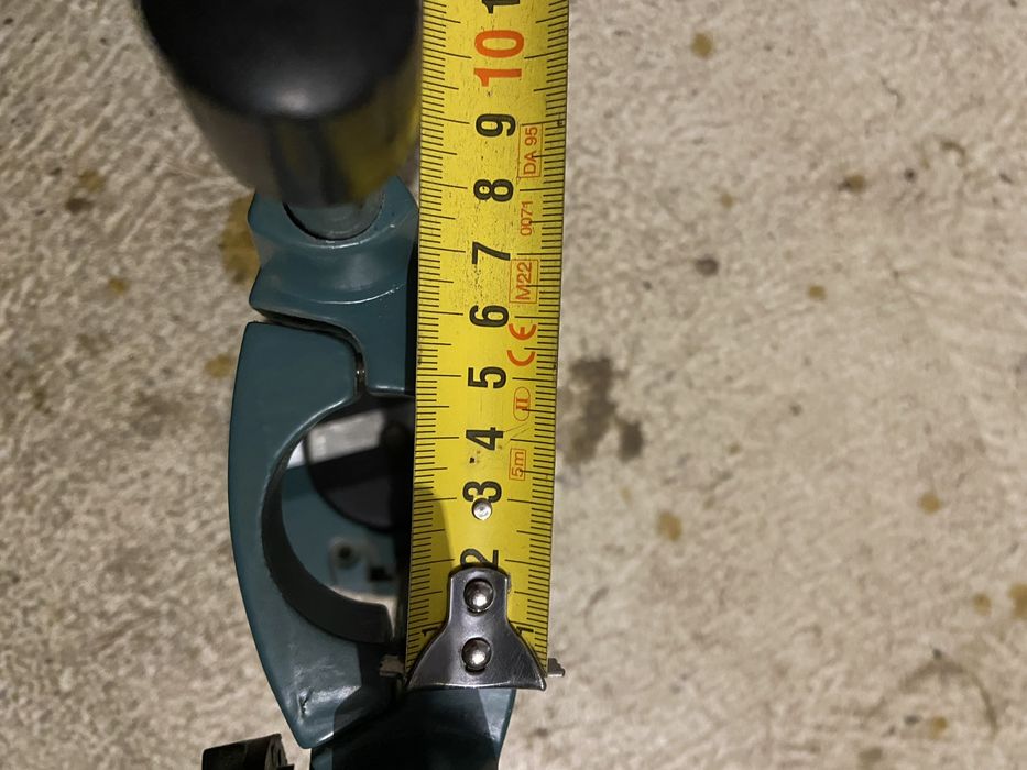 Prowadnica wiertarska obrotowa do wiertarek