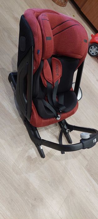 Fotelik samochodowy Axkid One RWF od 60 cm do 122cm bezwypadkowy