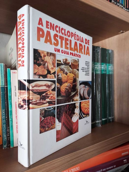 A enciclopédia de Pastelaria - 3 fotos - gastronomia
