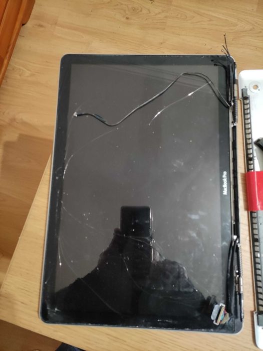 Várias peças de MacBook pro  15 polegadas posterior a 2008