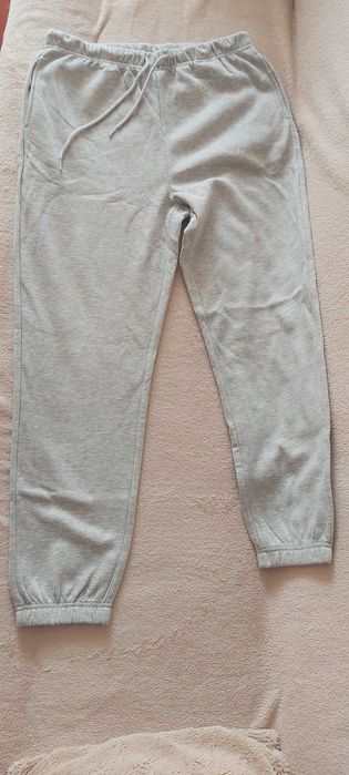 Spodnie dresowe nieużywane rozm. L
