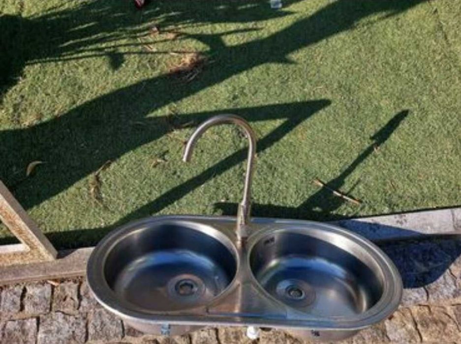 Lava-louças com torneira