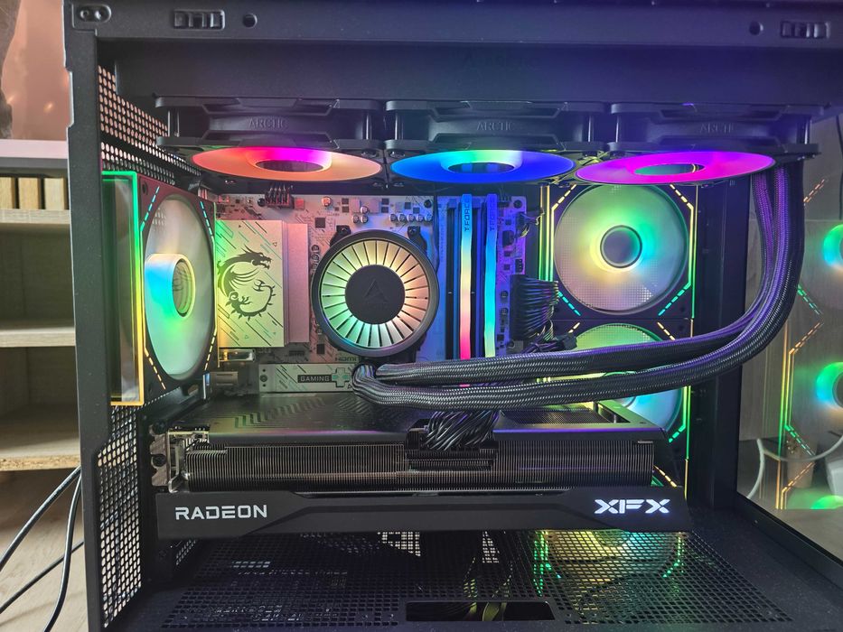 PC GAMING.