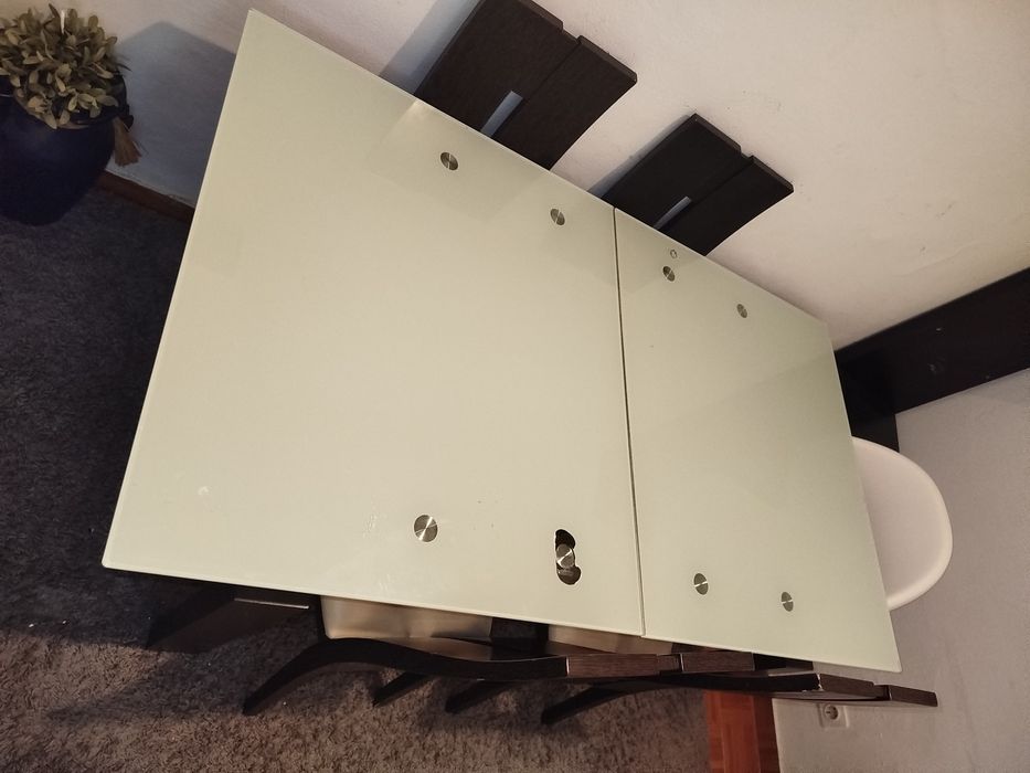 Mesa extensível com 4 cadeiras