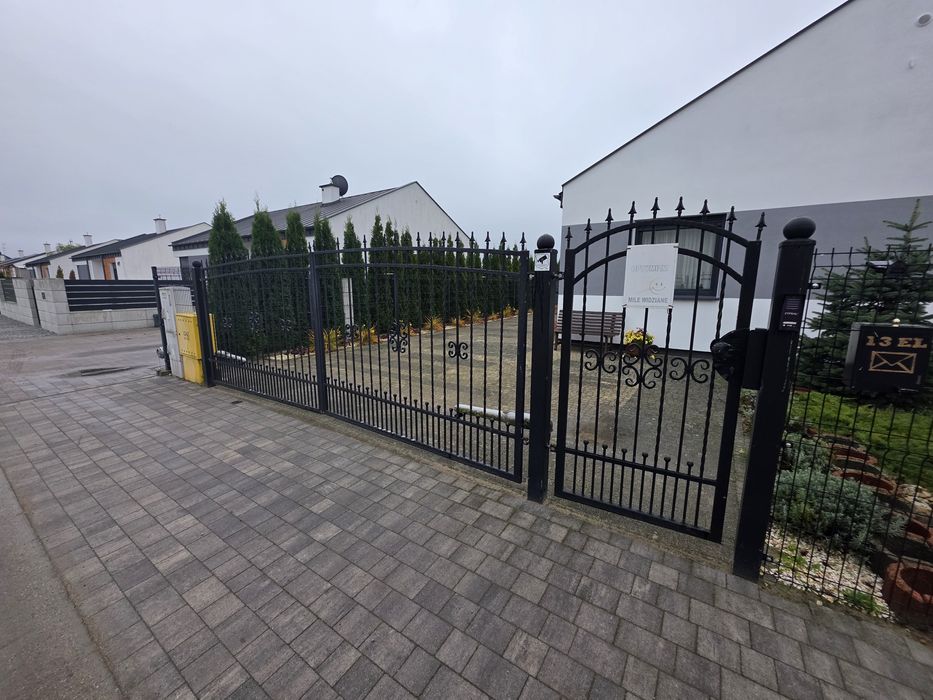 Brama przesuwna  na działkę