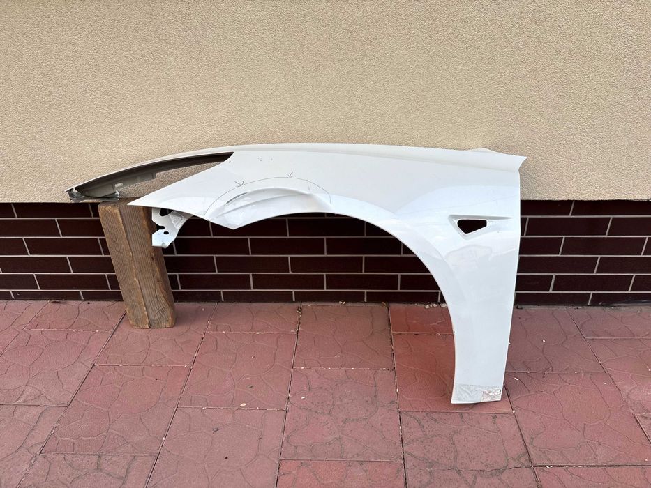 Крило ліве Tesla model 3