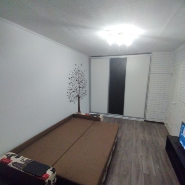 Здається квартира подобово, 1 поверх.