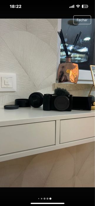 Sony ZVE-10 35mm Full-frame.