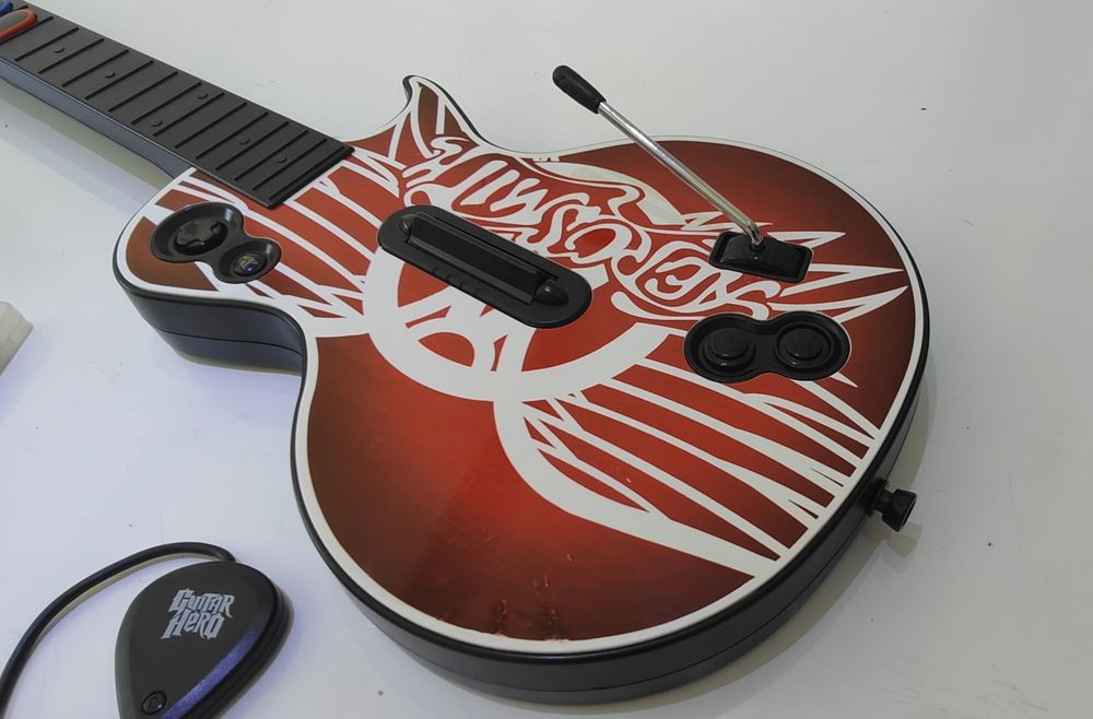 PS3 Guitarra Guitar Hero Les Paul Aerosmith + Dongle Original + jogo
