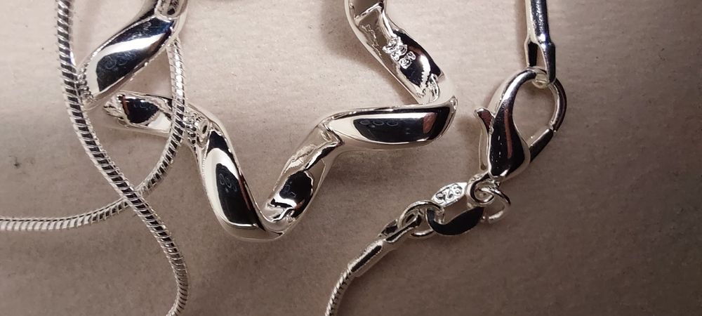 Srebrny naszyjnik z zawieszką